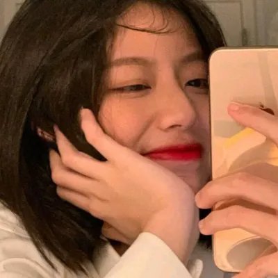 女孩罗塞玛莉